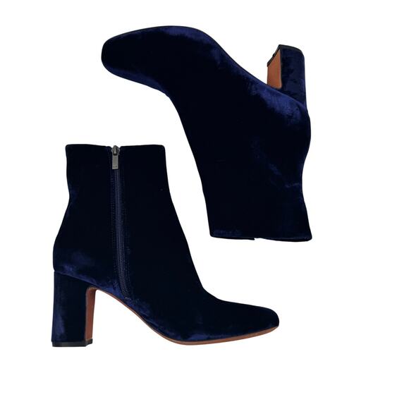 Marc Fisher Navy Blue Velvet Block Heel Booties Women's Size 9 - Picture 2 of 9
